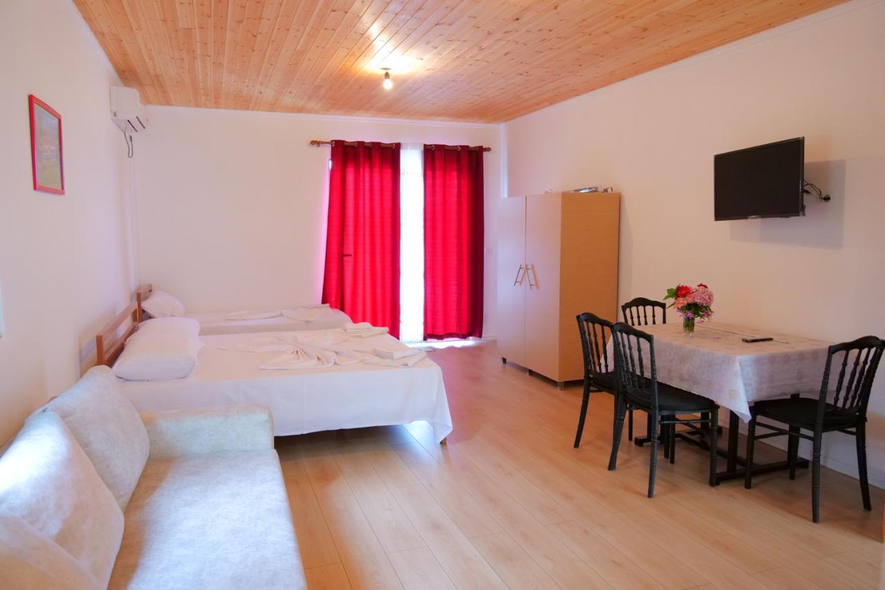 Guesthouse Panorama Nivice ساراندا المظهر الخارجي الصورة