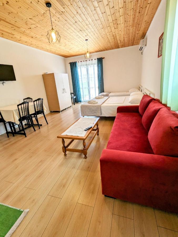 Guesthouse Panorama Nivice ساراندا المظهر الخارجي الصورة